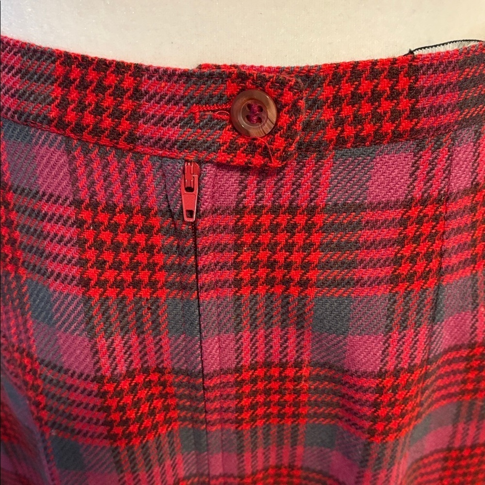 Vintage Jimmy Hourihan wool skirt with satin lining. Made in Ireland. size 8/10. - Picture 5 of 10